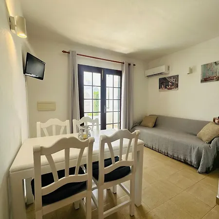 Apartment 5 Minutes Away From The Sea Apartamento