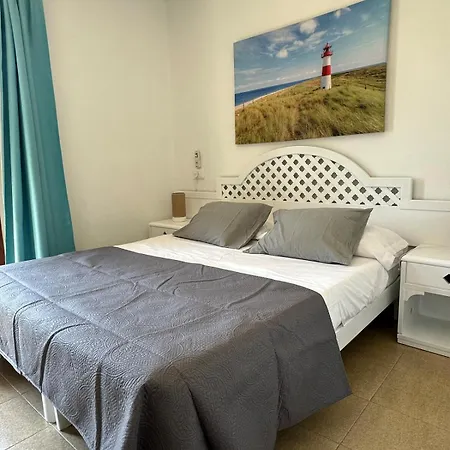 Apartment 5 Minutes Away From The Sea *